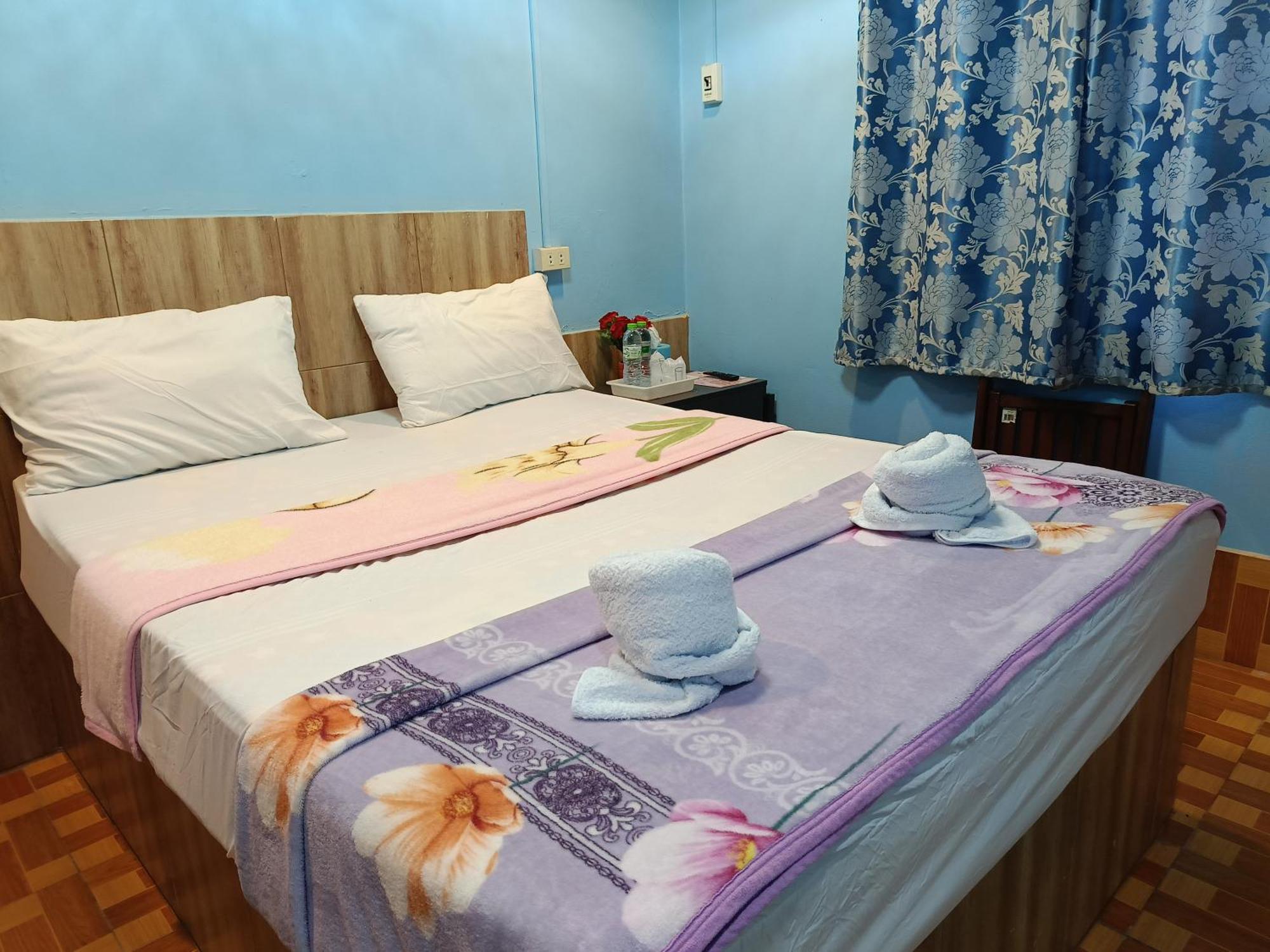 Bussaracum Resort Kanchanaburi Zimmer foto