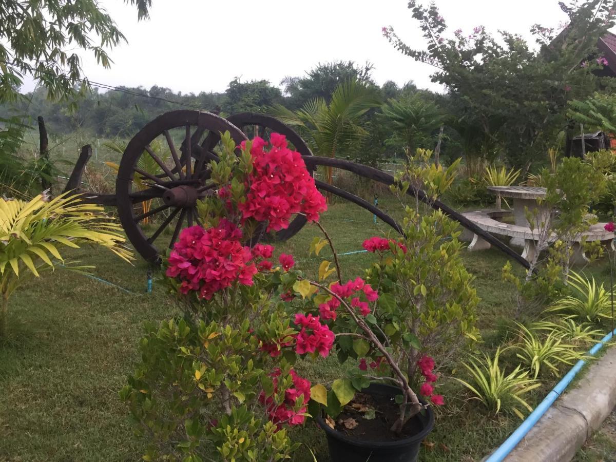 Bussaracum Resort Kanchanaburi Exterior foto